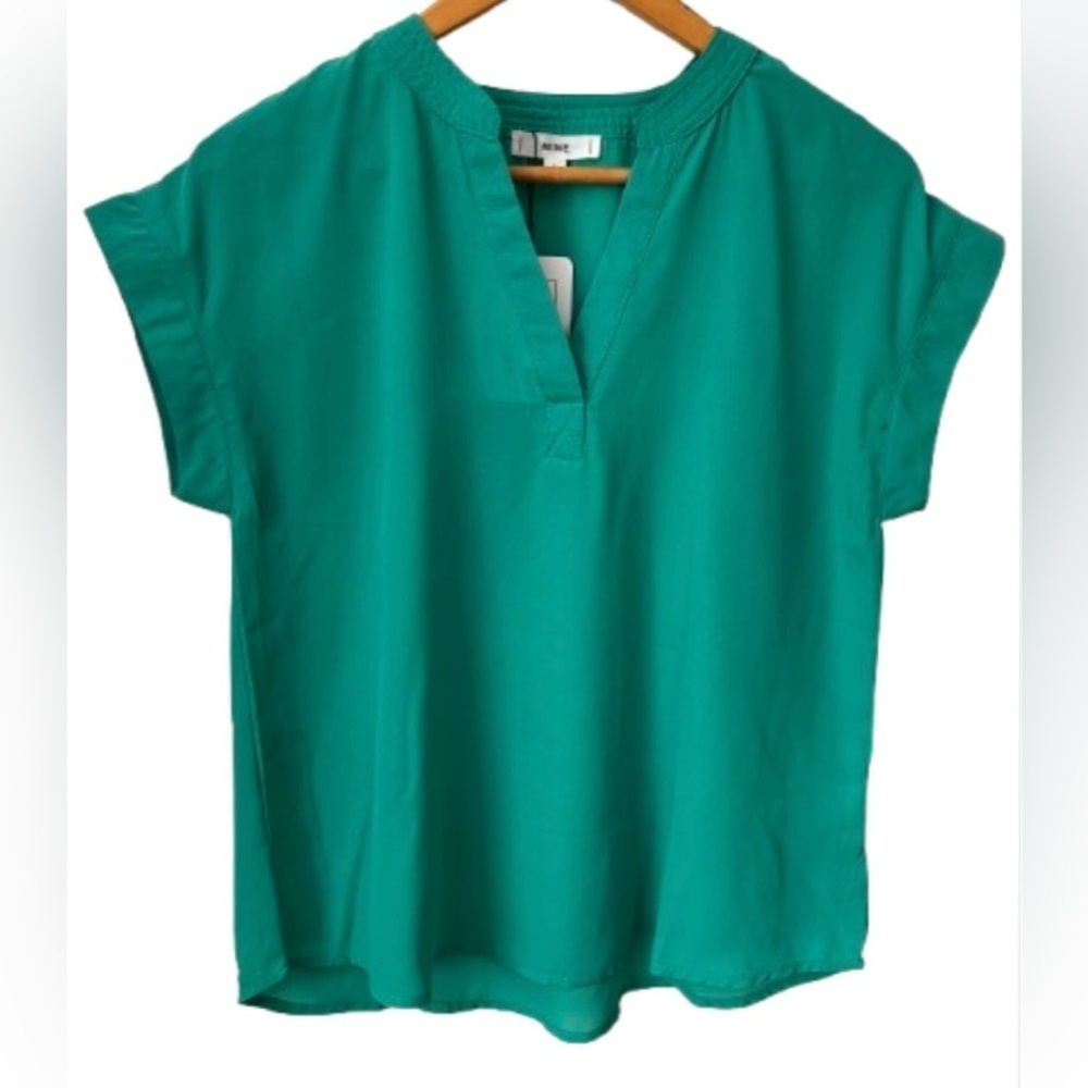 Mine NWT green v nk cap slv top w side slits WMN S preppy office
